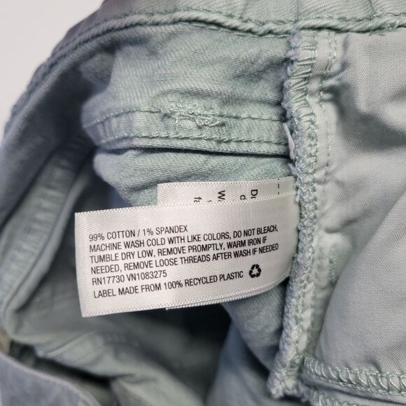 Universal Threads Denim Shorts Distressed Light Green Womens Size 12 31 - Picture 6 of 9